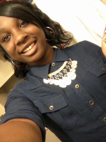 Simly_Amazinq's profile picture. 