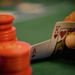 Lerne, wie du mit den besten Pokerstrategien gewinnst, und sichere dir dein kostenloses Pokergeld