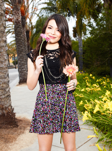 I LOVE YOU MIRANDA COSGROVE!!!!!1
