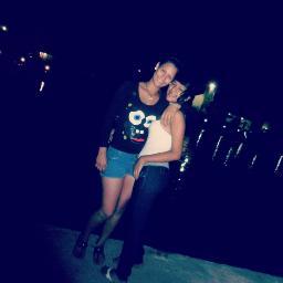 16. Neidimar Rodriquez:$ Amo a mi familia & a mi mejor amiga sigueme & te sigo *-*