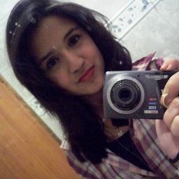 Ame voce mesmo,seja quem voce é,nunca deixe ninguem dizer o que voce é ou deveria ser,por que voce nasceu assim,do jeito que Deus lhe fez,e ele nunca erra ! --*