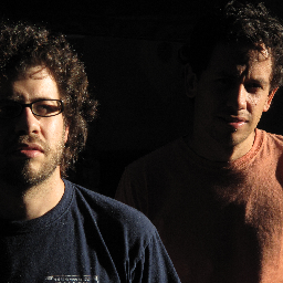 intentalocarit's profile picture. Banda colombiana conformada por los hermanos músicos Juan Andrés Ospina y Nicolás Ospina, creadores de la canción “Qué difícil es hablar el español!”