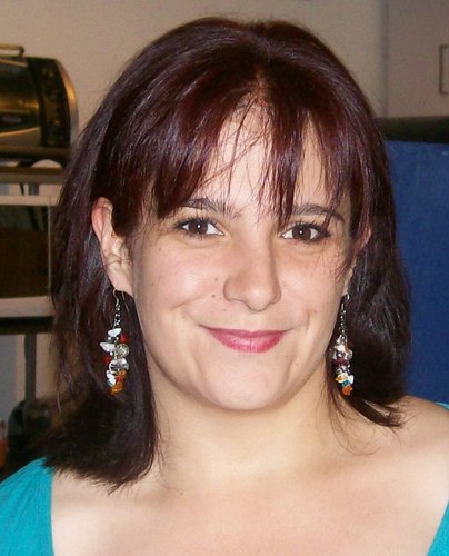 Mujer real, que trabaja desde casa, ayudando a otras personas a mejorar su calidad de vida. Experta estrategias prácticas para desarrollar mercadeo en red.