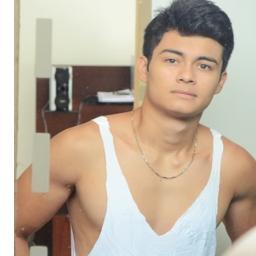 Eu sou do tamanho daquilo que SINTO, que VEJO e que FAÇO, não do tamanho que os outros me enxergam. Noivo da @heeyalinee
