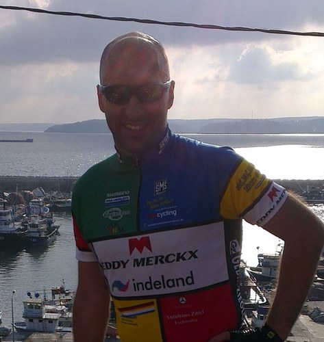 Part time cyclist & snowboarder, altenative music & good food addict in fire protection & electronic security industry; triathlete & 3x IronMan 70.3 Finisher