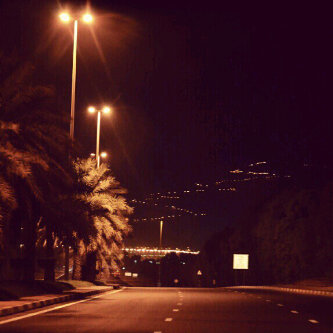 التعآمُل معي ليسَ صعبا ، اعطني احتراما اعطيك مثله ۆ اكثر ♡♥'
