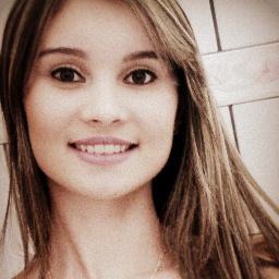 nathaliapadua's profile picture. Aprendi com a vida a não desperdiçar meus tesouros. O melhor de mim fica aqui, na doce espera de quem merecer.