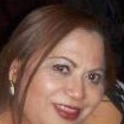 Esposa, hija y madre de dos bellos ángeles que iluminan mi vida y me empujan a luchar