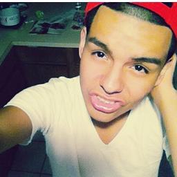#followme 
iFollowback 
Mention me I'll mention back :)