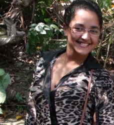 Tudo o que eu amo me motiva a seguir em frente!
Atriz da Cia Kibando em Cena (http://t.co/vk3eFvzP)
E'mail - beatrizbrandao_@hotmail.com