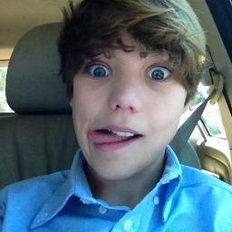Aqui nós iremos fazer uma tradução dos tweets do @ReedDeming para portugues. Nós só iremos traduzir os tweets normais, não as replies. @ReedDemingBR :)