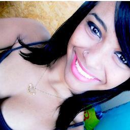Dançarina de Hip Hop, 16 anos, Boba, Alegre, amiga, amo familia, amigos sou muito feliz porque tenho ele no meu caminho DEUS ♥