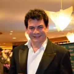 CONSULTOR DE MODA, TRABALHA EM TV, E MEIOS DE COMUNICAÇÃO DE MODA.