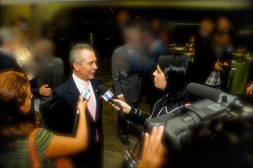 Advogado, Conselheiro e Professor no Direito Empresarial há 41 anos. Palestrante. Autor de Livros Jurídicos. Pregador da Palavra de DEUS.