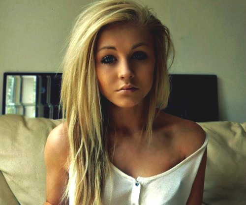 Hey I'm Shayna (:
Blonde.
Bubbley.
Hockey.
Puck Bunny (;
Loving Flow.
Follow Me!