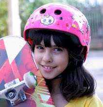 Sou atriz,na novela sou muito descolada,mais na vida real sou muito diferente da Alicia