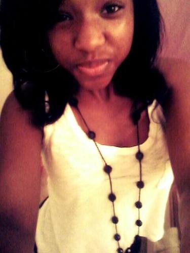 Aye Follow Me And My Bestfriend My Everything @TheRealVondie And Well Return The Favor !!!!