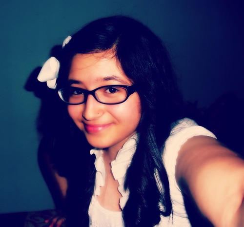 hi, my name is lupita i am a big fan of 1D , and IM5 ( directioner.5'er,belieber) if you follow me i promise to follow back !