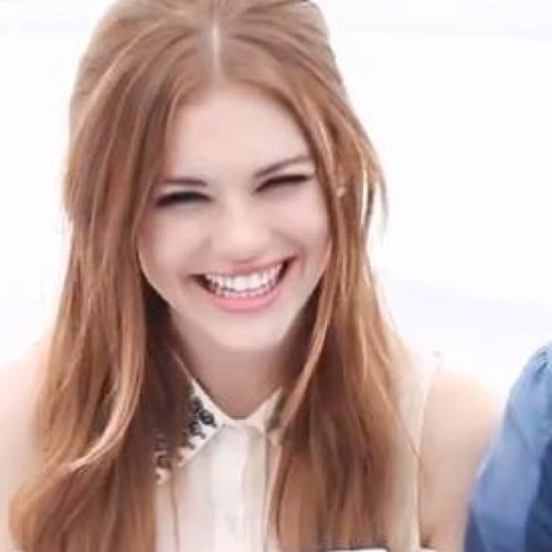 TheAlexisCrouch's profile picture. If looks could kill, then you all would be doomed. Alexis Crouch. Twin sister to @BayCrouch and older sister to @IttyBittyCrouch. Slytherin Soul.