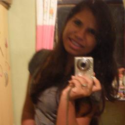 14 anos,Chata,Nervosa,Gatinha,Coliria do Papai,amada pelas minhas amigas,apaixonada pela vida!!! Me sigam e dscubram muito+..sigo todos!!!!