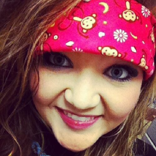 Follow mee(: