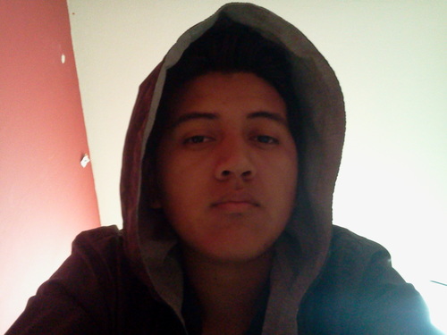 Me encanta el rap ~ ± . . Soy de esas pocas personas que le gusta enamorar solo a una mujer ™