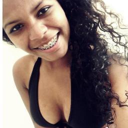Pense em uma pessoa ciumenta ,q se apaixona facilmente,q nunca desiste doq quer,  feliz e infeliz ao mesmo tempo .. pensou ? 
então prazer , está sou EU . .