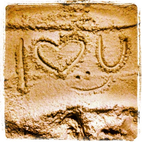 LoveFacts920's profile picture. These are all the things I wish I could say to you.. But im too scared.... Retweet :)