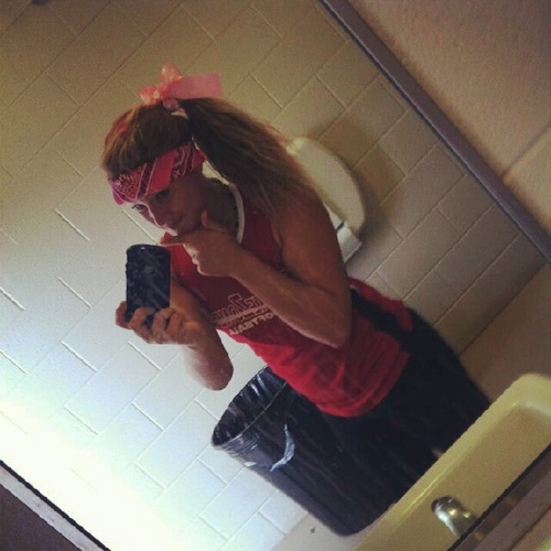 _SoftballLife23's profile picture. Follow me and i follow you(: softball is my life. tweet about Re@l!+y. (: LOVE ALL YALL . muuwwaahh.3 instagram: @xxooblondie