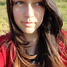 ♥ Deus ♥, 15 anos, viciada em chocolate, música, internet..apaixonada, romântica, o resto vc decide..http://t.co/EvrqJSPz