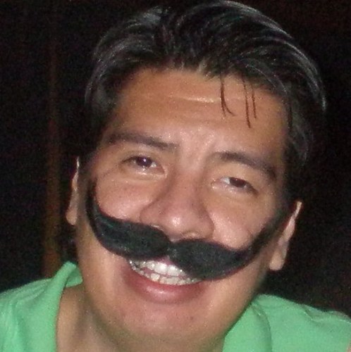 Un individuo de esos que se calla por no hacer ruido, perdedor asiduo de tantas batallas que gana el olvido