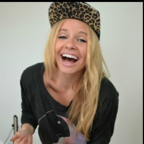 This is not the real @allisimpson. This is just a fan page. Follow me & I'll follow back. Stay tuned for updates on all things Alli Simpson!