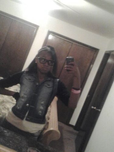 Im a gurl and I dont have time 4 lil gurls I juz ador mii haters you can follow me or juz be another hater P.S please follow....NOVEMBER 23