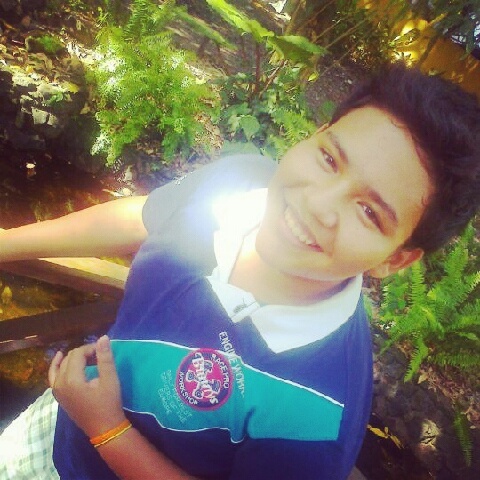 Anos de amizade Cntg *-* , tive os melhrs momentos ao lado dele , me pertuba , me bate , me xinga , mas me ama (: HAHA , eu te amo tnt :$ / via: @Heey_Baixinha