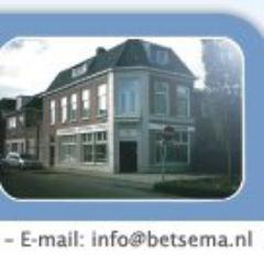 We zijn een middelgroot assurantiekantoor,groots in service.Voeren hypotheken, levens- en schadeverzekeringen. Specialist in het verzekeren van rijscholen.