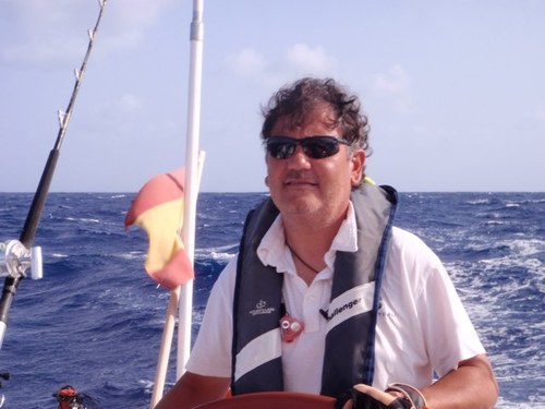 Patrón Profesional, Submarinista, Licenciado en ADE, y Master en Marketing. Actualmente dirijo Nautic Ocean.
