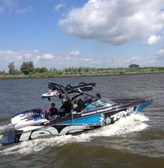 XtremezoneW's profile picture. School of wakeboarding, coach and Federal trainer of the Dutch Wakeboard Boat Selection, Freestyle snowboard coach, Frankwin Bos. 2012 first Teva Talent Tour