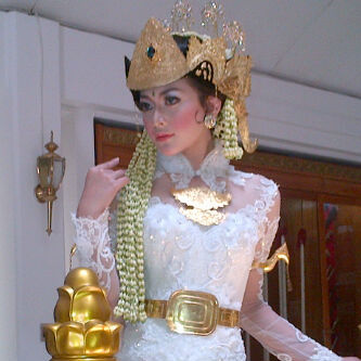 Makeup Artist Profesional Wedding
02270007022