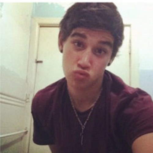 bruhfalse's profile picture. 