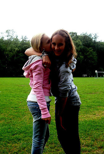 xRechtsOpAva. xOp ava met @DitIsKlaudia ♥ xScheetjes op ava. x13 Jaartjes ensu. xwant summer 2O13 ♥ #teamglennmah #teamKlaudia #teamJanine en #teamfollowback