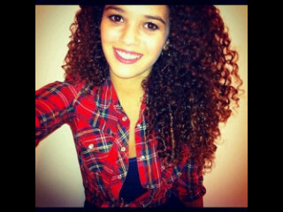Hey! I'm Madison Pettis' fan! I have lots of things to describe about her but 160 characters aren't enough! Madison followed me 30/5/2012 !! I can't believe it!