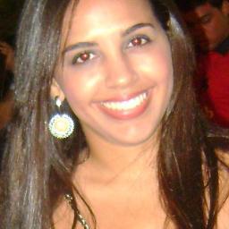 A Felicidade em pessoa! Esposa, Administradora, Assistente Social, Amiga e sobretudo uma grande serva de Deus! Mto prazer!!!