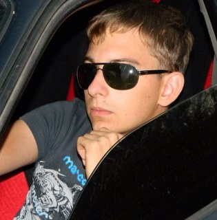 Sashka_tr's profile picture. личность сугубо пофигистическая, наглая и самоуверенная))