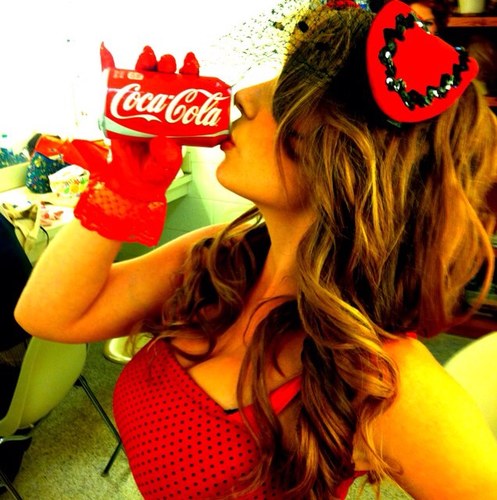 ash_in_the_box's profile picture. 