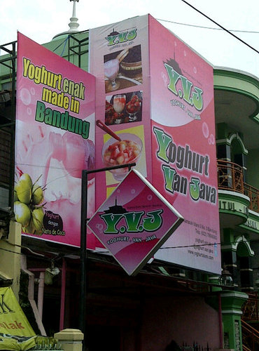 Yoghurt Van Java, Telah mendapatkan sertifikasi dari Badan POM RI dan sertifikat Halal dari MUI
  Hub: 08562102476 02270066363
 FB: Yoghurt Van Java
