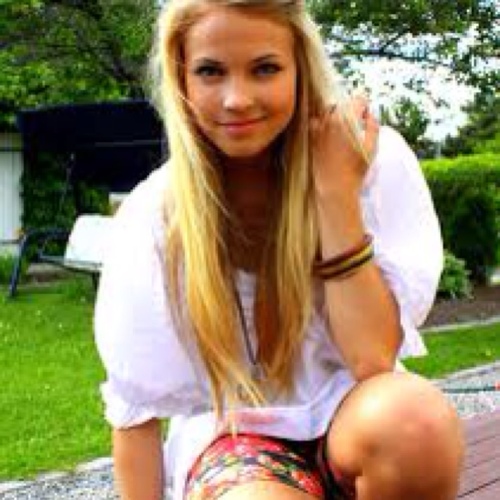 Hey, ik ben Sanne | 14 Jaar | PWE COLLEGE | Oude account gehackt |