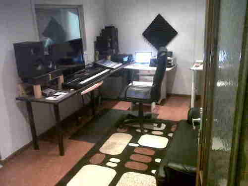 Brand New Record Label in My Home town Atlantis! Run by Laurenzo Davids, @lowy777, we record brand new unsigned artists and new to the label are music lessons.