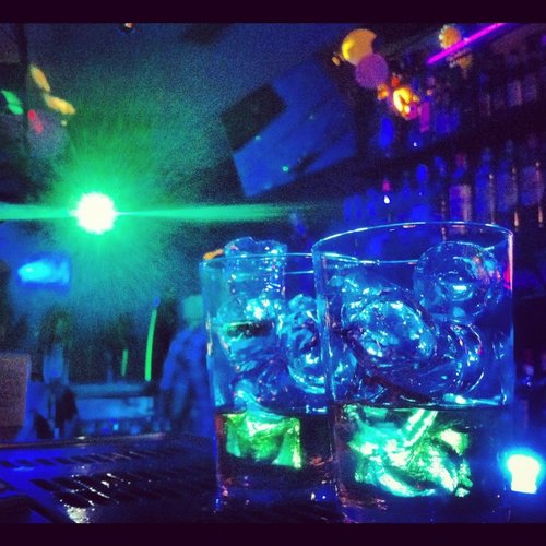 C/ 31 de agosto # 28, ofrecemos la mejor club music, cocktails, mix drink, mojitos, beer. Tweet #pubbuga