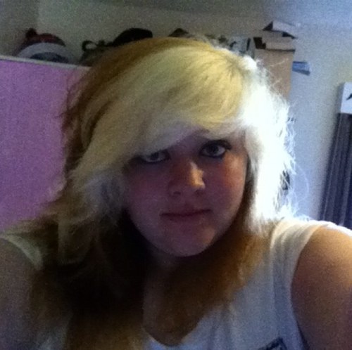 TomDeNotSoLonge's profile picture. I Will Steal Batman & Tom DeLonge. I Want A Llama In A Top Hat. Slipknot, Green Day, Linkin Park & Angels And Airwaves Are All Perfect.