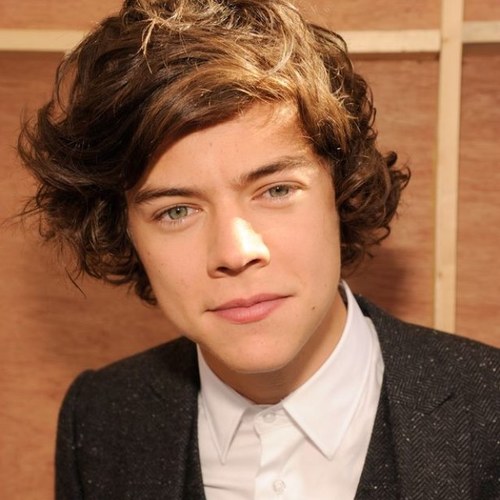 This is your offical harry styles page! Where you can get all the updates on this amazing band! Follow us! Thanks